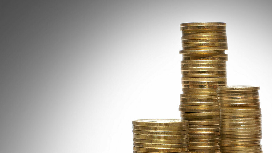 Münzstapel Unterschiedlich hohe Münzstapel